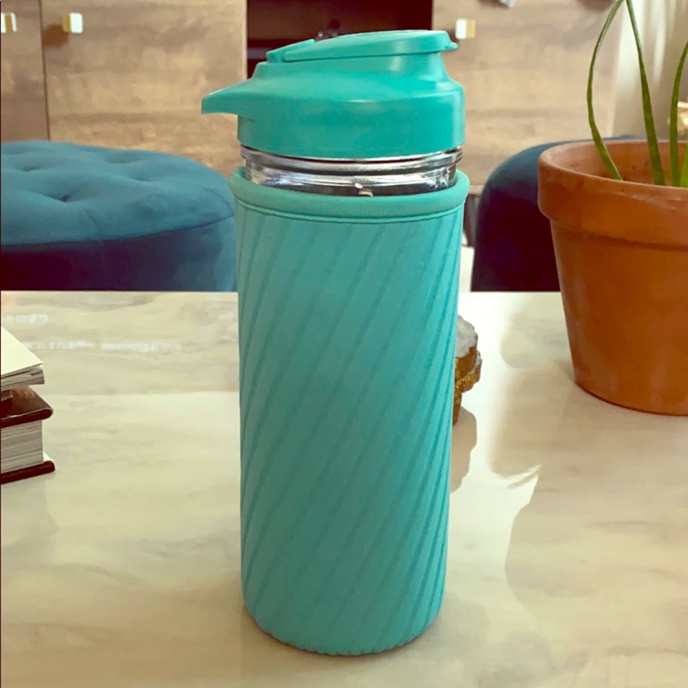 Masontops glass water bottle with neoprene.
